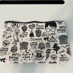 Harry Potter Themed Pouch -NWOT